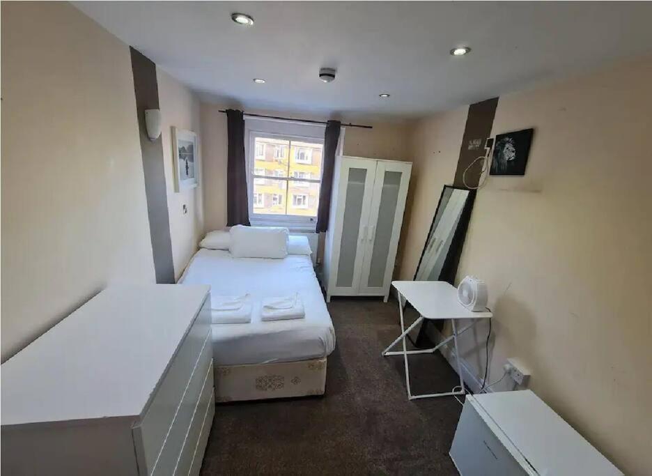 Lovely En-Suite Bedroom Лондон Экстерьер фото